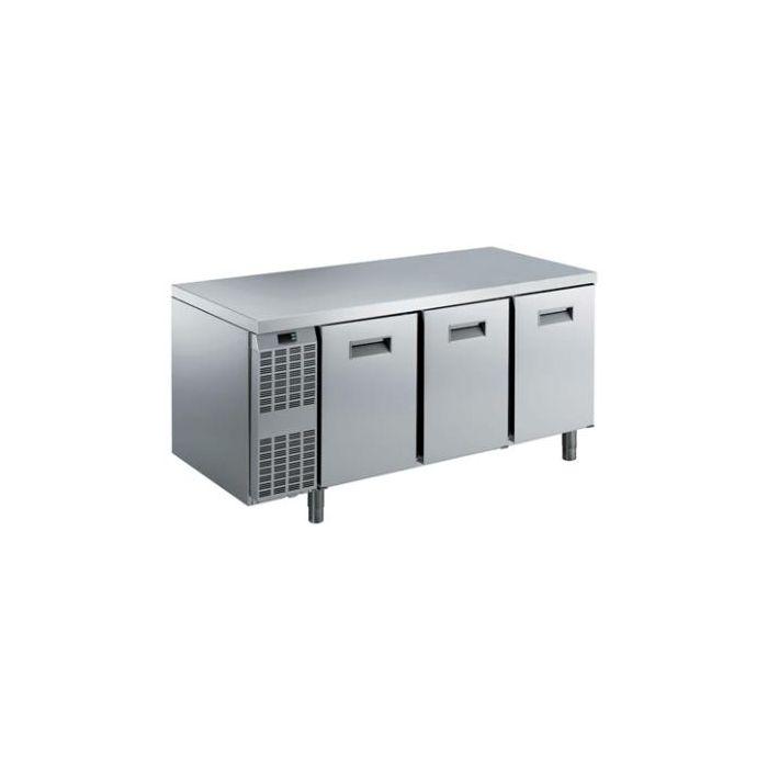 Electrolux 727010 Digital Undercounter Benefit Counter Freezer - 415 litre 3 Door Stainless steel. Model number: RCSF3M34
