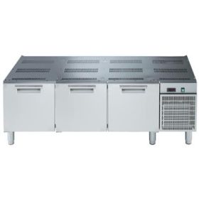 Electrolux 371257 700XP 3 Drawer Refrigerated Base. Model number: E7BAPP00RE