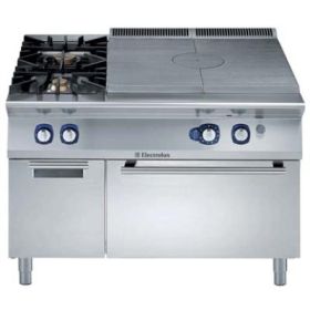 Electrolux 391021 Commercial Range with Solid Top. 900XP. Gas Oven with 2 Burners on cupboard. Model number: E9STGL3010