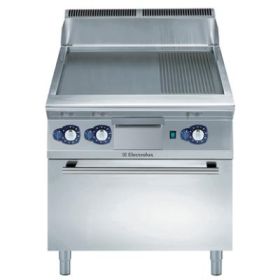 Electrolux 391060 900XP 800mm wide Gas Griddle with Mild Steel Cooking Surface on Convection Oven. Model number: E9FTGHSPV0