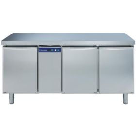 Electrolux 726567 Refrigerated Counter. Capacity: 440 litres. 3 Doors. Requires remote condenser. Model number: RCDR3M30R