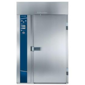 Electrolux 726590 Air-o-Chill Blast Chiller/Freezer. Holds 20 2/1GN trays. Capacity: 180KG. Model number: AOFP2028C