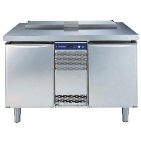Electrolux 726591 Refrigerated Salad Counter. Capacity: 290 litres. 2 Doors. Model number: RCDR2M20H