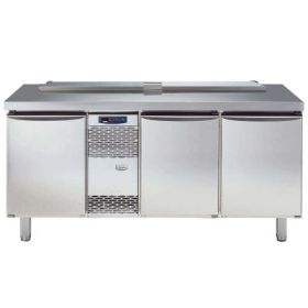 Electrolux 726592 Refrigerated Salad Counter. Capacity: 440 litres. 3 Doors. Model number: RCDR3M30H