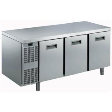 Electrolux 727007 Refrigerated Counter. Benefit Line 3 Doors - Stainless Steel. Model number: RCSN3M34